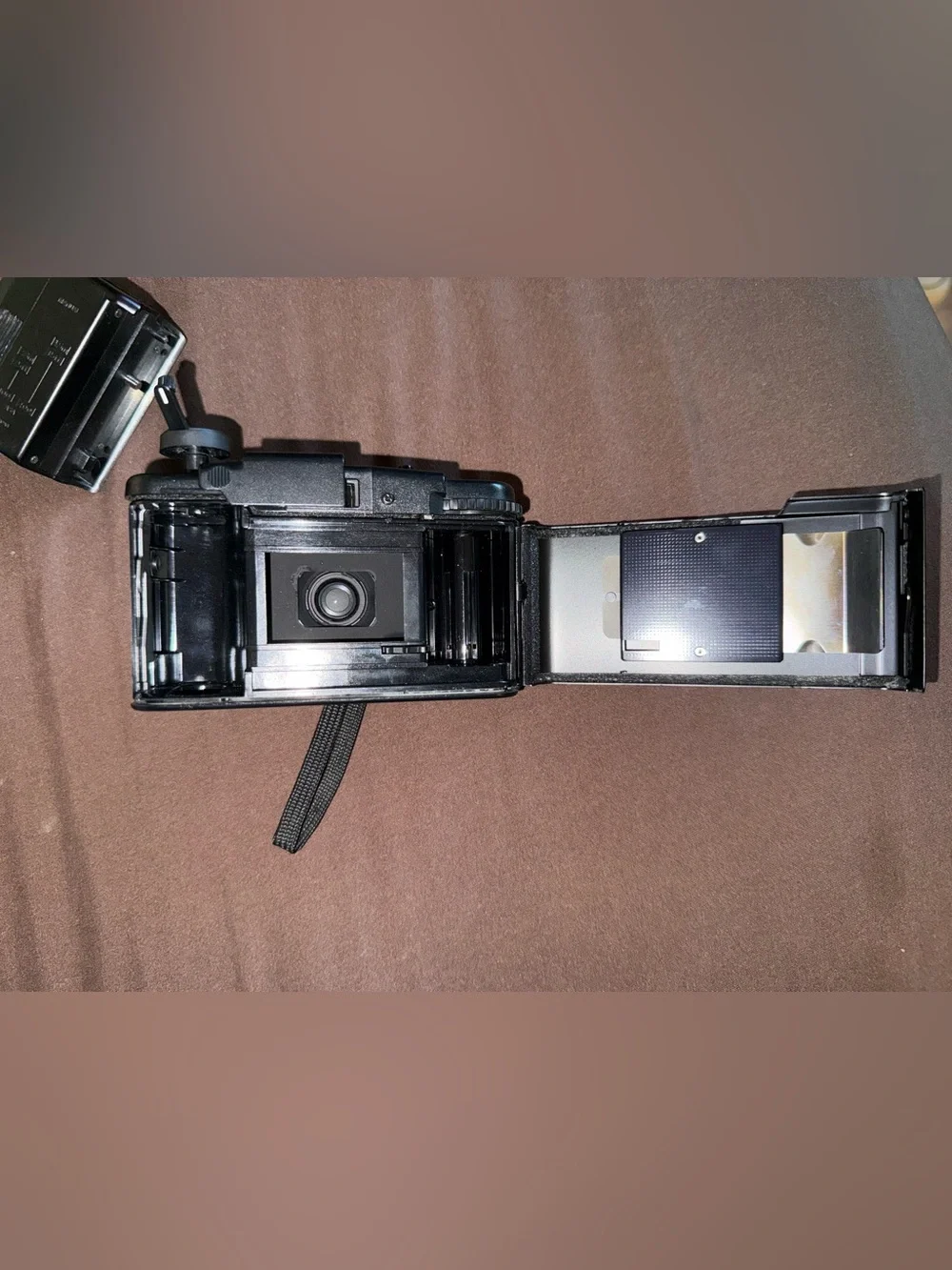 Vintage Olympus XA1 35mm film w/ electronic flash A9M (see description!)